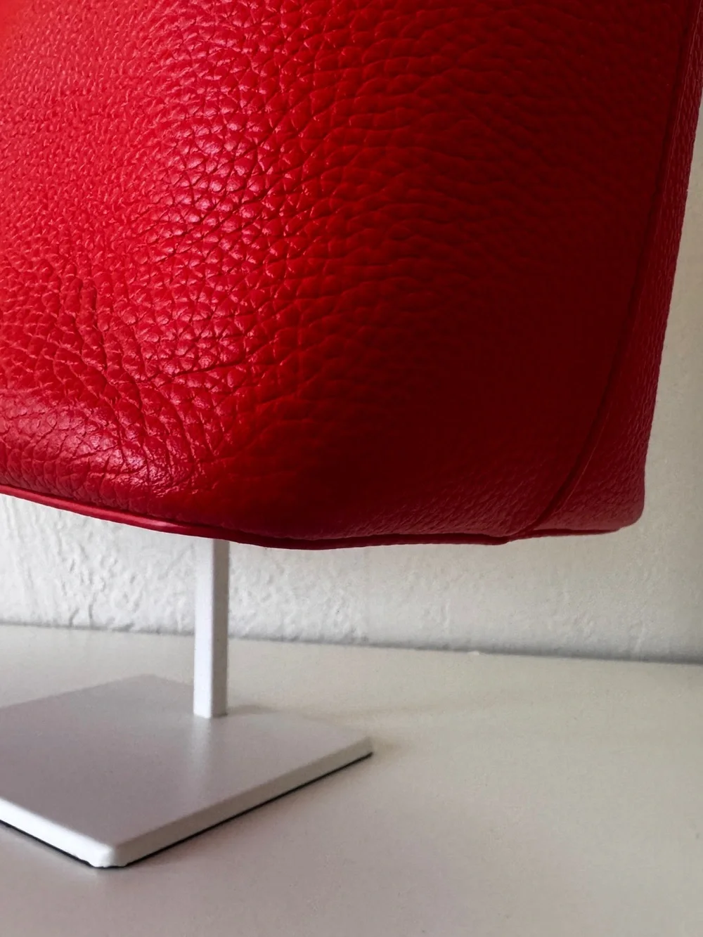 Tory Burch Perry Tote In Red Pebbled Leather